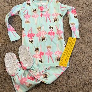 12 monthss carter new pjs